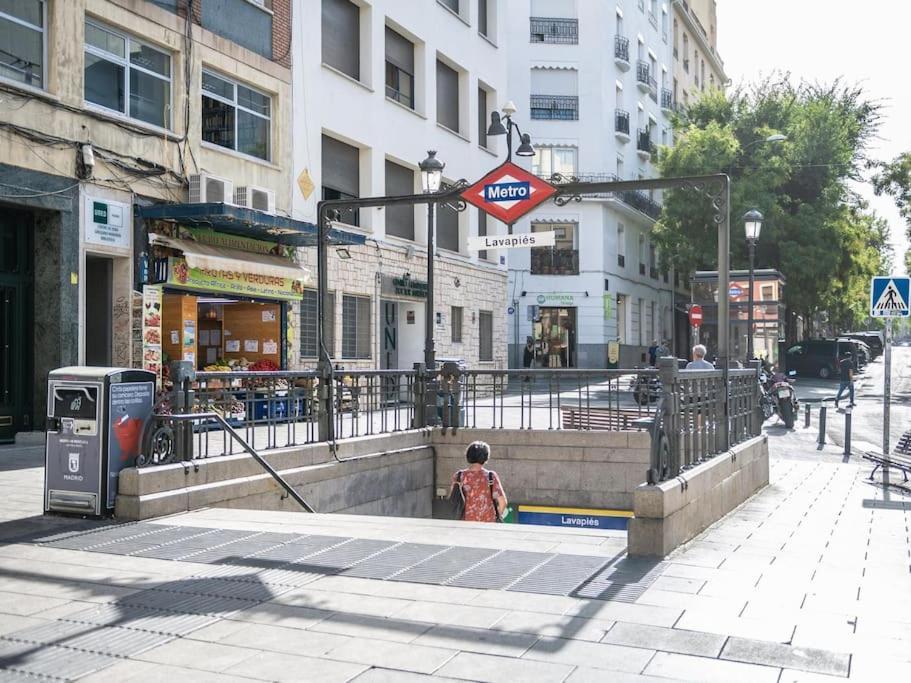 Apartamento A 2 Minutos De Lavapies, Madrid Apartment Luaran gambar