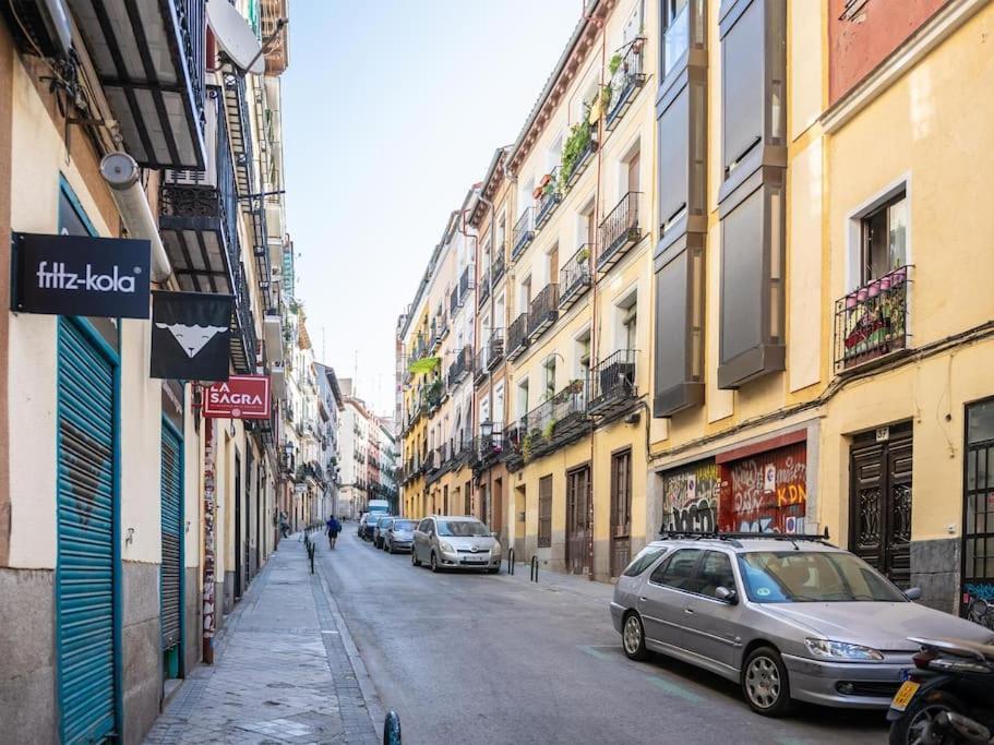 Apartamento A 2 Minutos De Lavapies, Madrid Apartment Luaran gambar