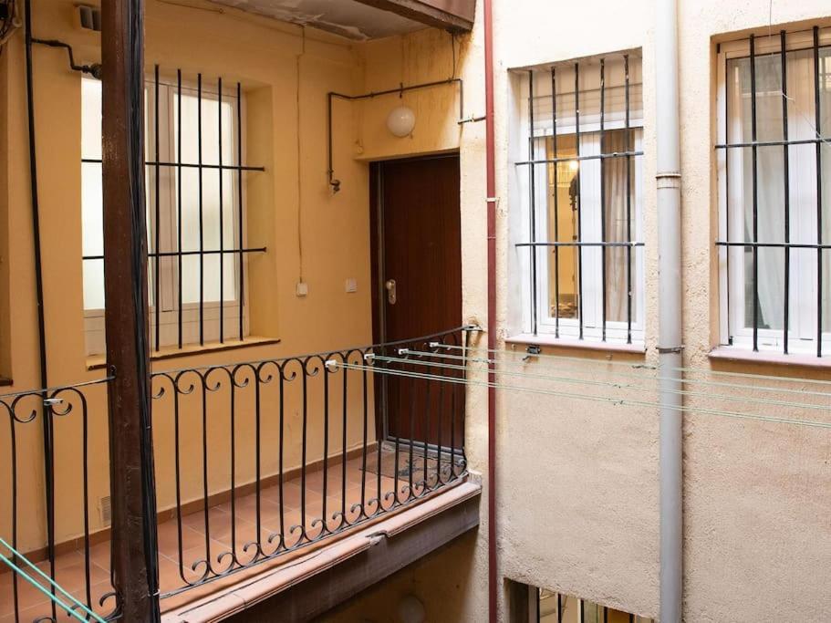 Apartamento A 2 Minutos De Lavapies, Madrid Apartment Luaran gambar