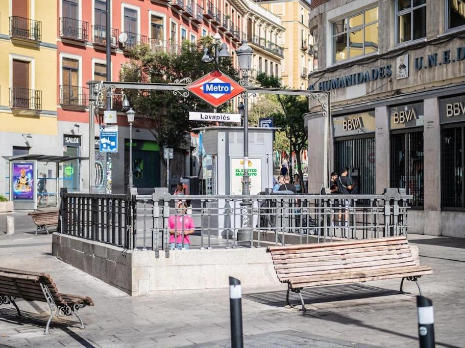 Apartamento A 2 Minutos De Lavapies, Madrid Apartment Luaran gambar
