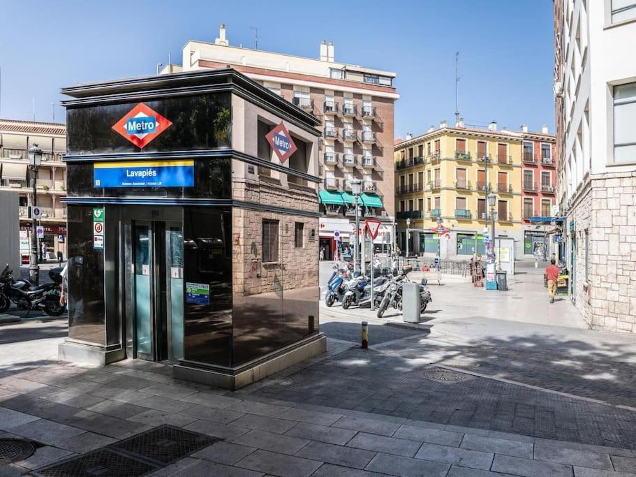 Apartamento A 2 Minutos De Lavapies, Madrid Apartment Luaran gambar