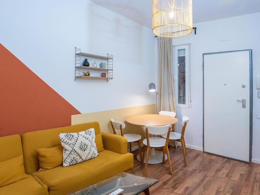 Apartamento A 2 Minutos De Lavapies, Madrid Apartment Luaran gambar