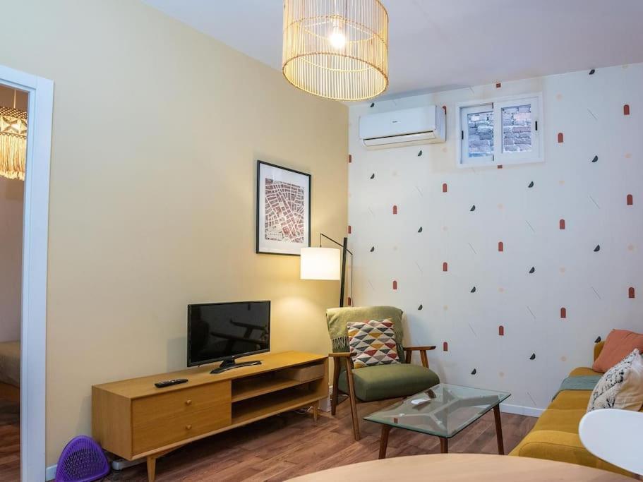 Apartamento A 2 Minutos De Lavapies, Madrid Apartment Luaran gambar