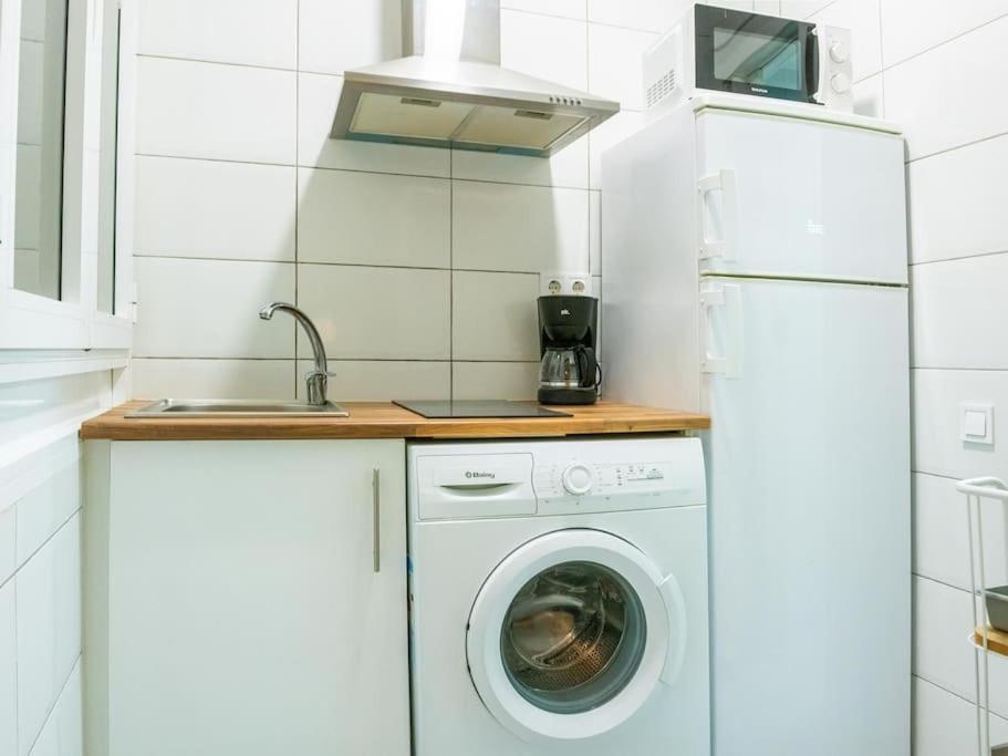 Apartamento A 2 Minutos De Lavapies, Madrid Apartment Luaran gambar