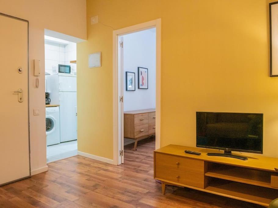Apartamento A 2 Minutos De Lavapies, Madrid Apartment Luaran gambar
